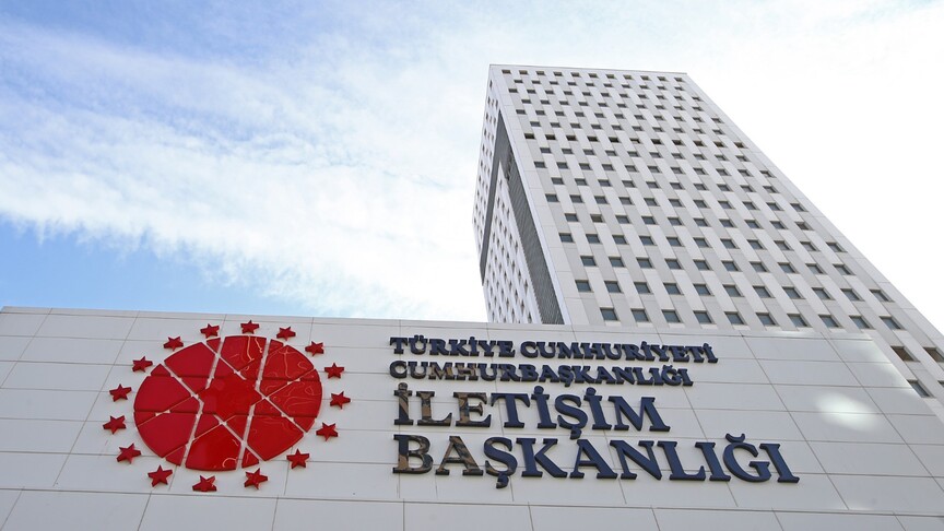 Dezenformasyonla Mücadele Merkezi logosu ve NATO bayrakları görseli.
