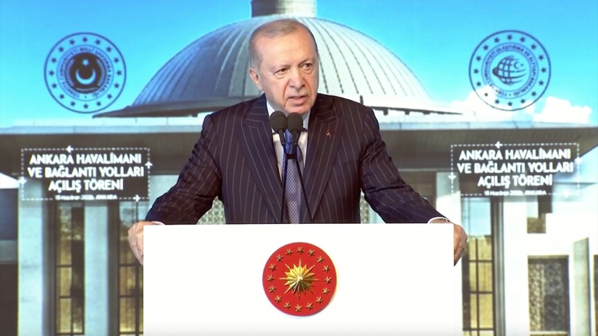 Cumhurbaşkanı Recep Tayyip Erdoğan konuşma yaparken