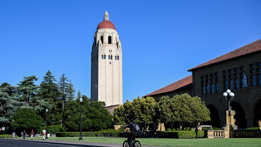 Studentët e Universitetit  Stanford  braktisën ceremoninë në shenjë proteste për Palestinën