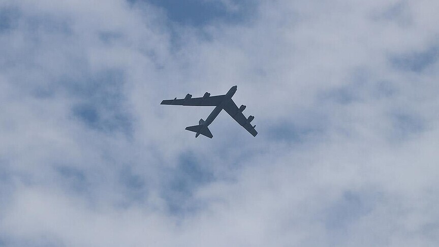 ABD Hava Kuvvetlerine ait B-52 Stratofortress tipi bir bombardıman uçağının düşmesiyle ilgili haber