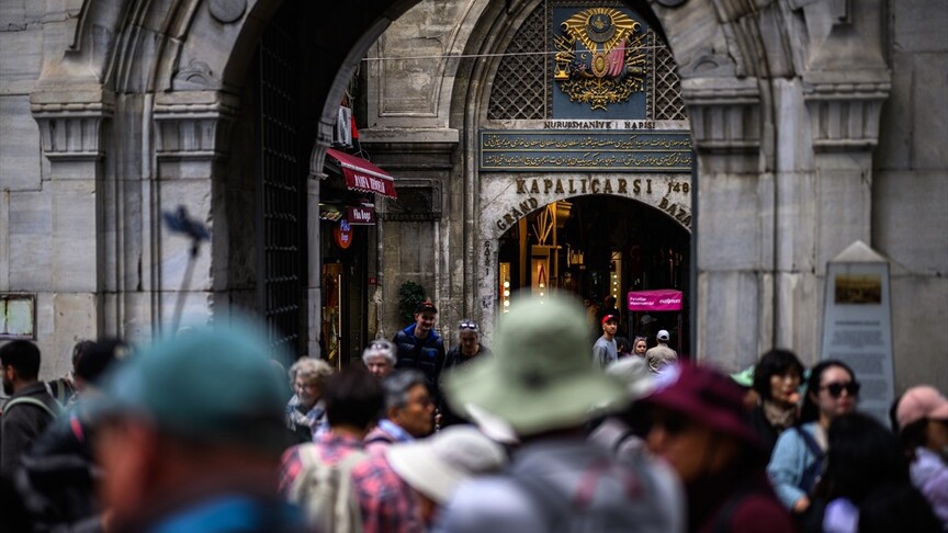 Asırların ticaret merkezi Kapalıçarşı her gün yüz binlerce misafiri ağırlıyor