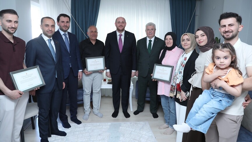AK Parti'den 11 milyonu aşan üyesine Cumhurbaşkanı Erdoğan imzalı teşekkür belgesi