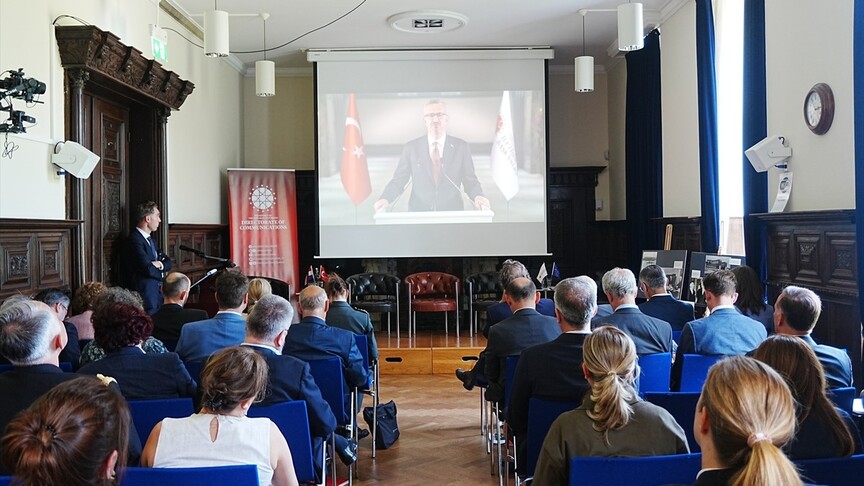 Hollanda'nın Lahey kentinde NATO'nun geleceği konulu bir panel düzenlendi.