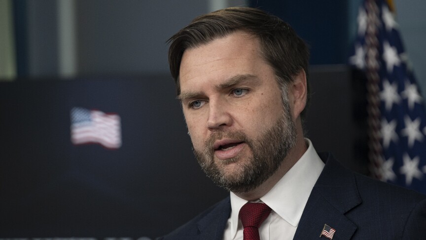 Vance, "Trump'ın amacının hiçbir zaman Rıza Pehlevi'yi İran'ın lideri yapmak olmadığını" söyledi