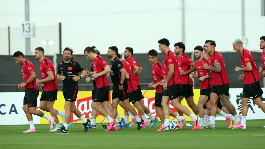 A Milli Futbol Takımı oyuncuları antrenman sırasında