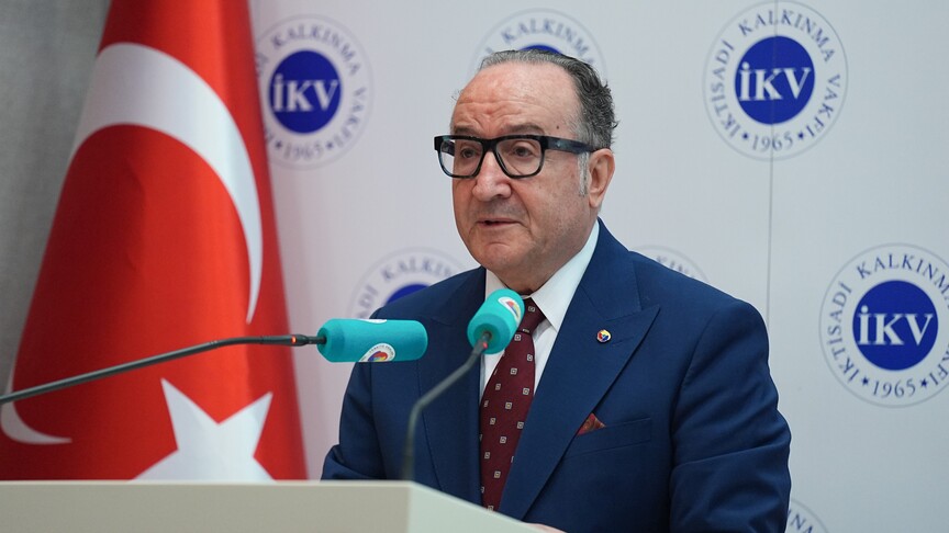 İKV Başkanı Ayhan Zeytinoğlu, Türkiye'nin AB katılım sürecinin canlandırılması çağrısı yaptı.