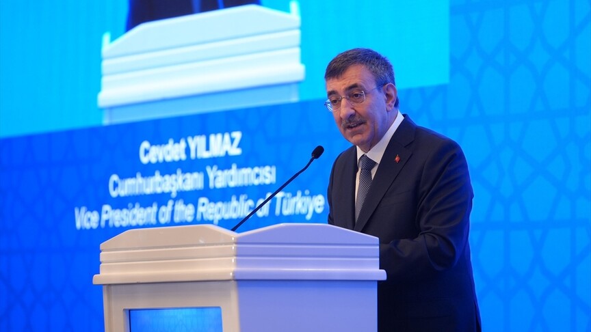 Cumhurbaşkanı Yardımcısı Cevdet Yılmaz konuşma yaparken