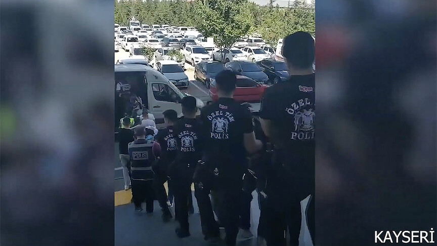 Kayseri merkezli 6 ilde düzenlenen uyuşturucu operasyonunda 211 zanlı tutuklandı