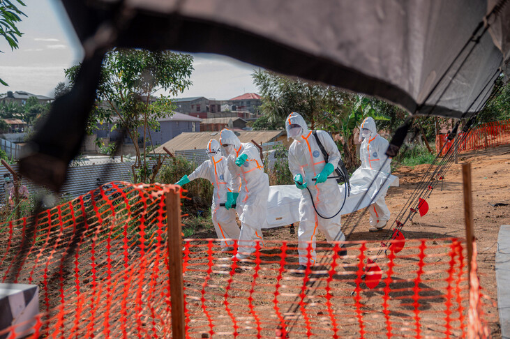 75 punonjës shëndetësorë mes personave të parë të infektuar me Ebola në Kongo