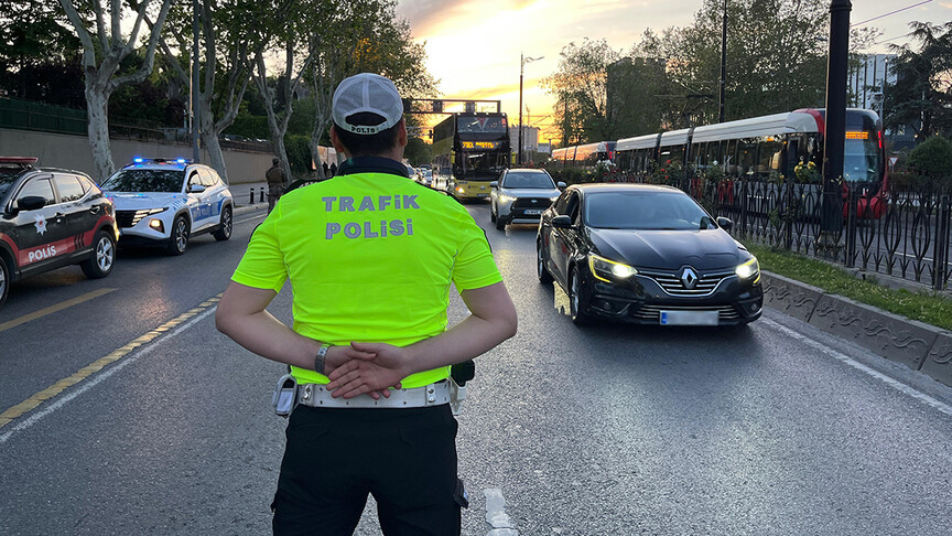 Beyoğlu ve Şişli'de trafiğe kapatılacak yolların duyurulduğu haberin ana görseli.