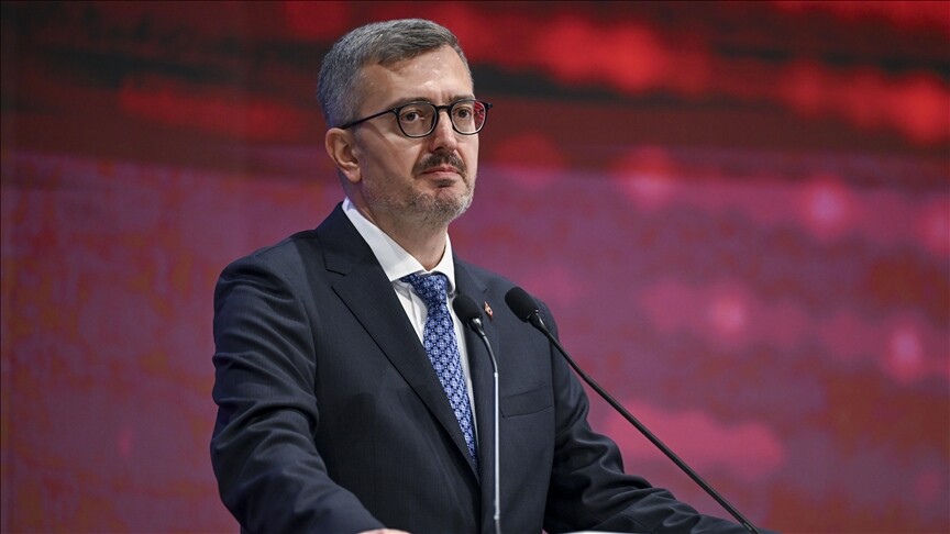 İletişim Başkanı Burhanettin Duran bir açıklama yaparken