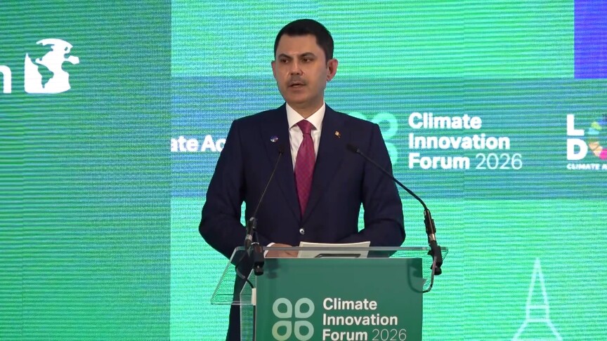 Çevre, Şehircilik ve İklim Değişikliği Bakanı Murat Kurum, Antalya'da düzenlenecek COP31 BM İklim Zirvesi hakkında açıklama yapıyor.