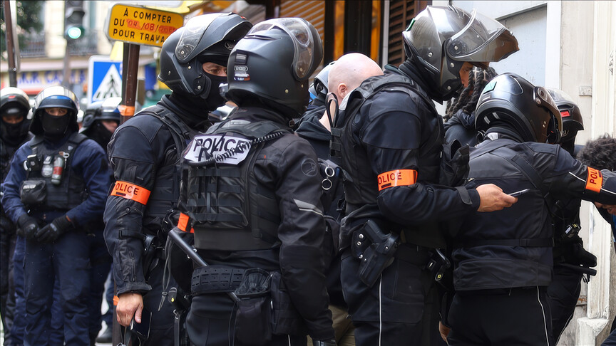 Fransa'da Müzik Bayramı etkinlikleri sırasında polis müdahalesi.