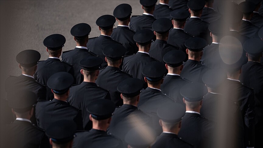 Polis Akademisi'nden mezun olacak öğrencileri gösteren temsili bir fotoğraf.
