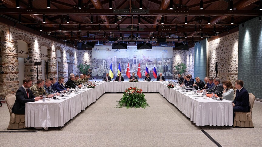 Putin  Rusia gati për bisedime paqeje me Ukrainën bazuar në marrëveshjet në Anchorage dhe Stamboll