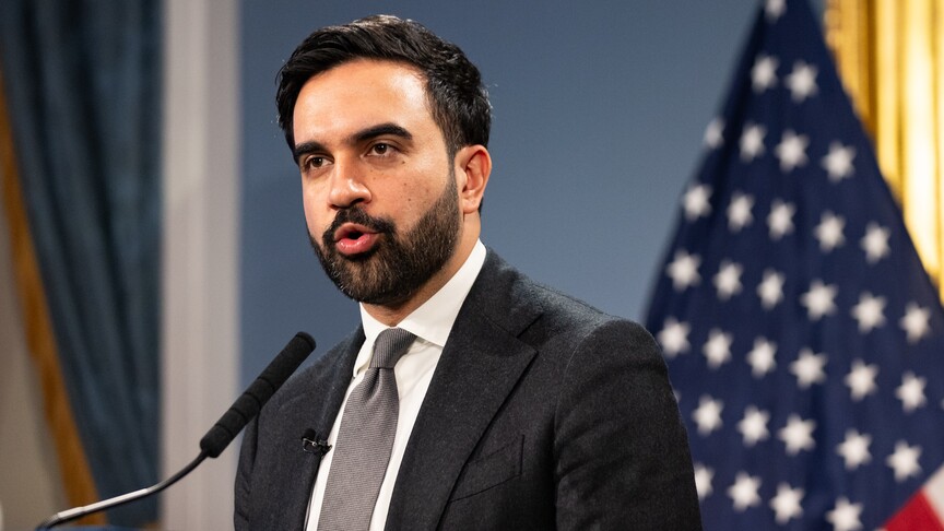 New York Belediye Başkanı Brad Lander'ın AIPAC'i eleştirdiği bir toplantıdan genel görünüm.