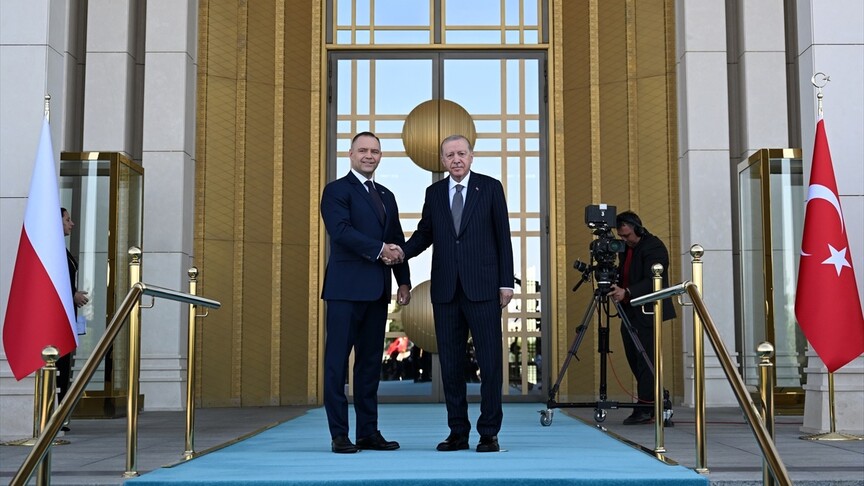 Cumhurbaşkanı Erdoğan ve Polonya Cumhurbaşkanı Nawrocki karşılama töreninde