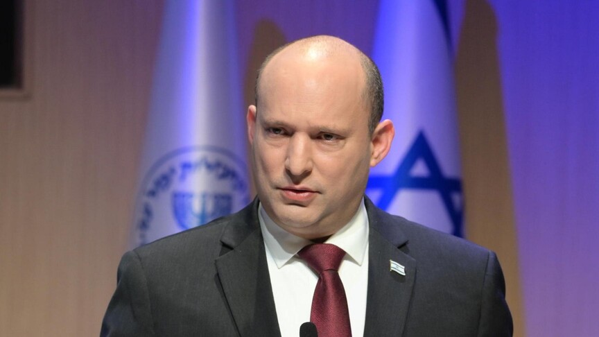 Naftali Bennett konuşma yaparken