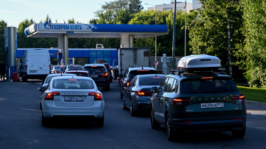 Rusya'da akaryakıt istasyonlarında yaşanan kısıtlamalar
