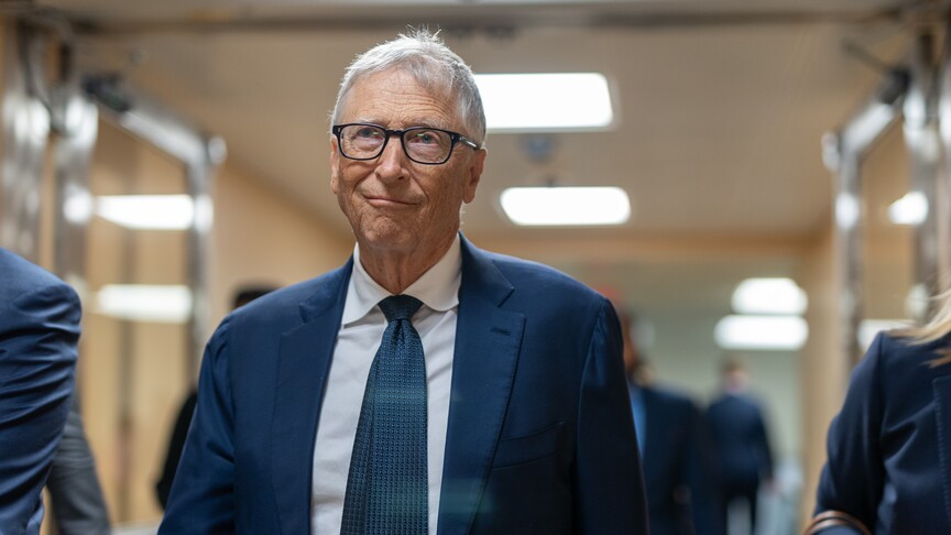 Bill Gates basın toplantısında