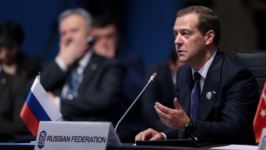 Medvedev  Mandati i Zelenskyyt  ka skaduar prej kohësh   ai nuk gëzon imunitet