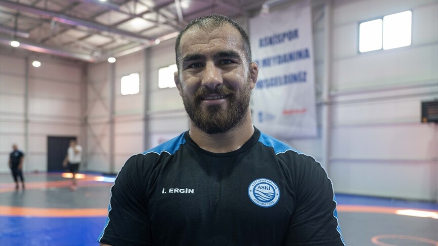 Başpehlivan Feyzullah Aktürk er meydanında