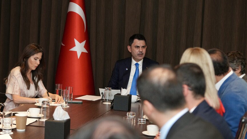 Çevre, Şehircilik ve İklim Değişikliği Bakanı Murat Kurum açıklama yaparken