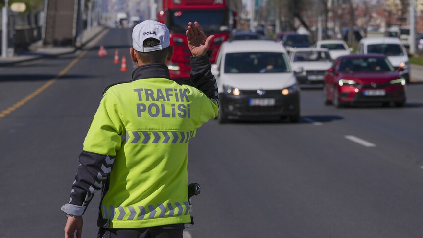 Ankara Valiliği binası ve şehir merkezi