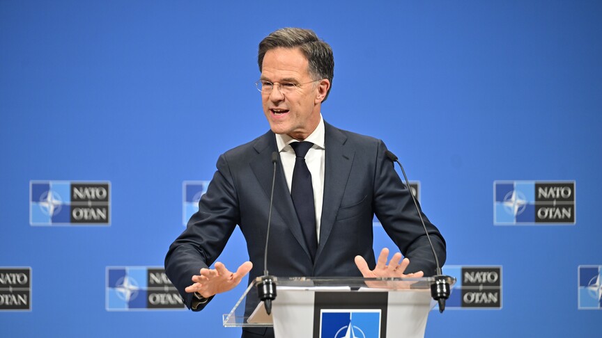 NATO Genel Sekreteri Mark Rutte konuşma yaparken