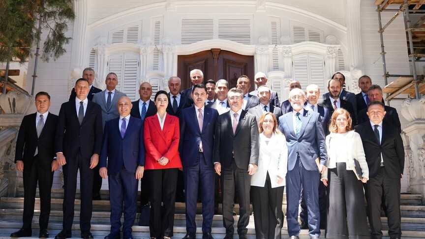 Bakan Kurum, Türkiye Bankalar Birliği Yönetim Kurulu üyeleriyle bir araya geldi