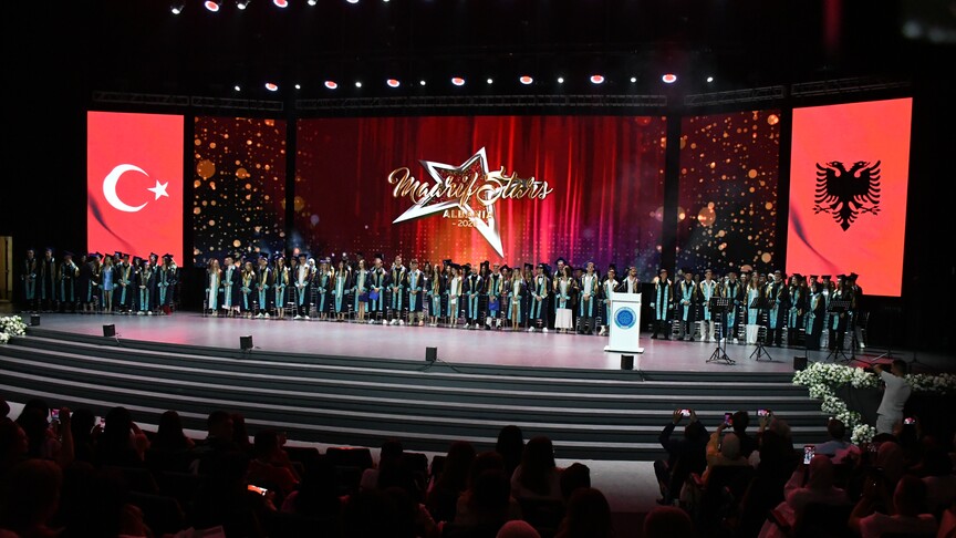 Shqipëri  mbahet ceremonia e diplomimit për maturantët e shkollave të Fondacionit Turk Maarif