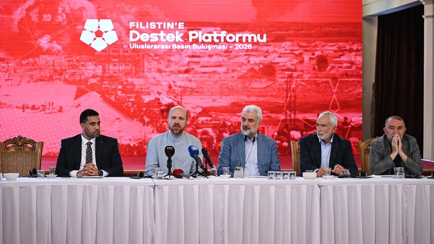 Filistin'e Destek Platformu yetkilileri uluslararası basın mensuplarıyla bir araya geldi.