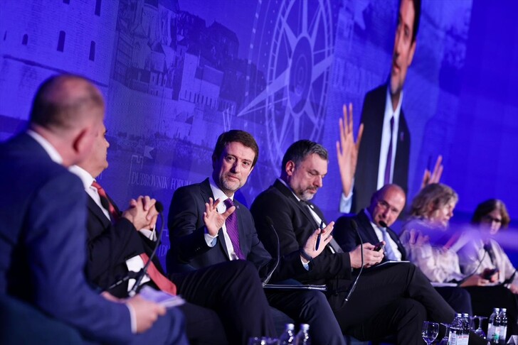 Hoxha  Përmbyllja e negociatave të anëtarësimit në BE deri në vitin 2027 është objektiv realist