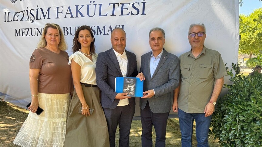 Sakarya Üniversitesinden "Yüzyılın Tanığı: Anadolu Ajansının Asırlık Öyküsü" kitabına teşekkür belgesi