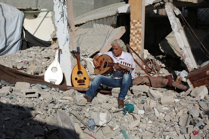 Artisti nga Gaza ringjall shpresat pas shkatërrimit nga lufta duke riparuar instrumente muzikore