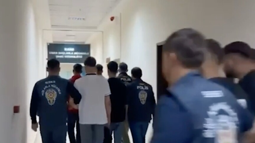İçişleri Bakanlığı logosu ve siber suçlarla mücadeleyi simgeleyen görseller.