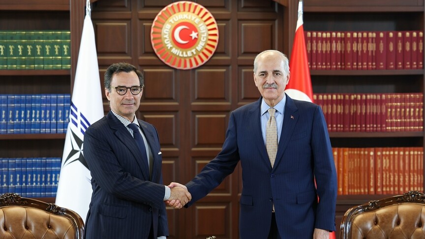 TBMM Başkanı Numan Kurtulmuş ve NATO PA Başkanı Marcos Perestrello'nun İstanbul'da bir araya geldiği görüşmeden bir kare.