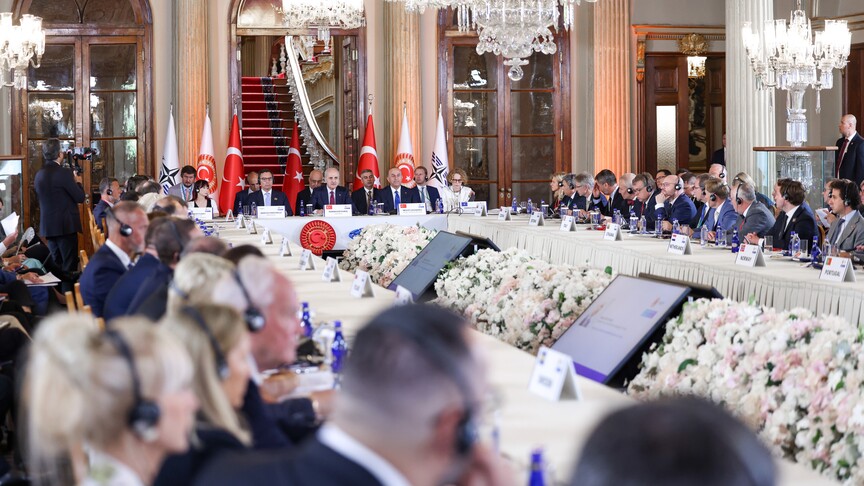 NATO Parlamenter Asamblesi Başkanı Marcos Perestrello ve NATO Genel Sekreter Yardımcısı Radmila Shekerinska