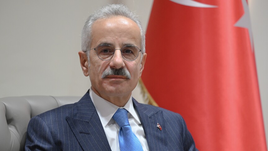 Bakan Uraloğlu'ndan ebeveynlere yaz tatilinde çocukların internet kullanımını izleme önerisi
