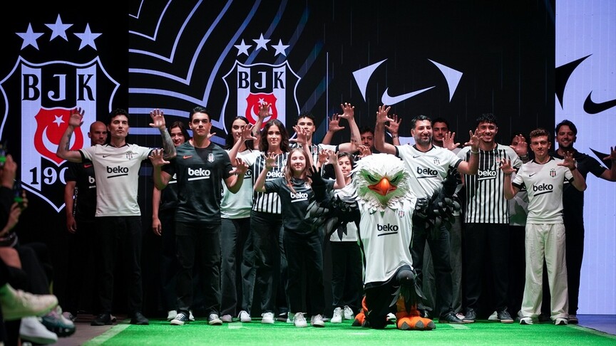 Beşiktaş'ın 2026-2027 sezonu için tanıtılan yeni futbol forması.