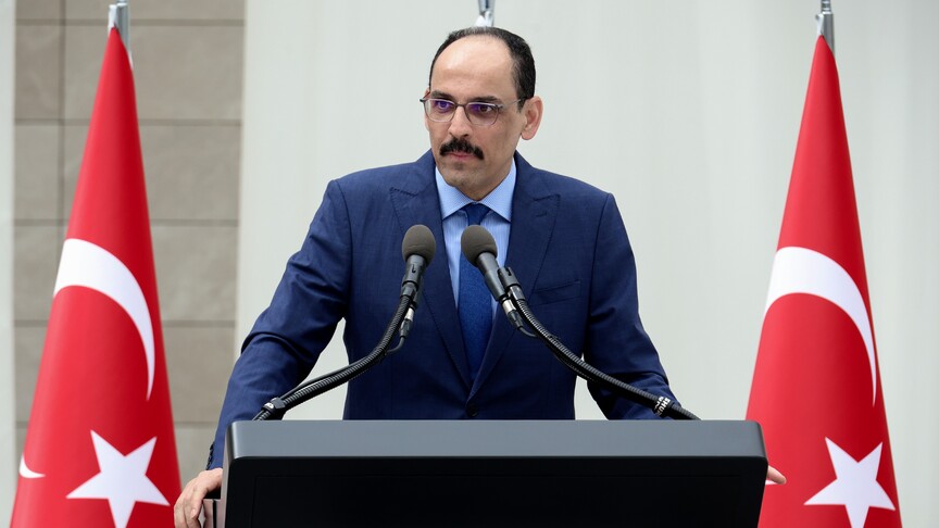 Milli İstihbarat Teşkilatı Başkanı İbrahim Kalın ve Mısır Genel İstihbarat Servisi Başkanı Hasan Reşat'ın Ankara'da gerçekleşen görüşmesine dair bir görsel.