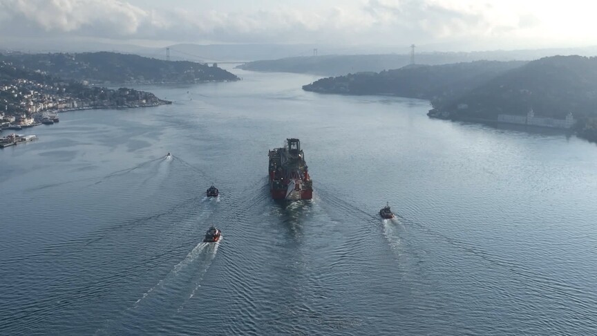 JSD6000 platformu İstanbul Boğazı'nda