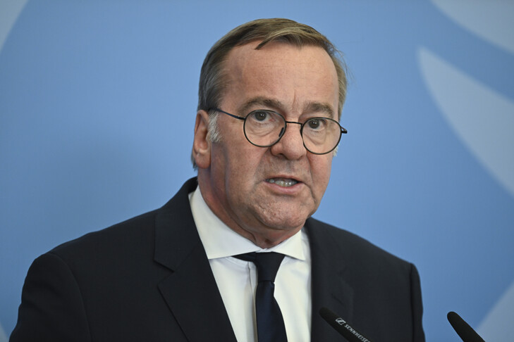 Ministri gjerman i Mbrojtjes  Anëtarësimi në NATO nuk nënkupton  bindje absolute  ndaj SHBA së