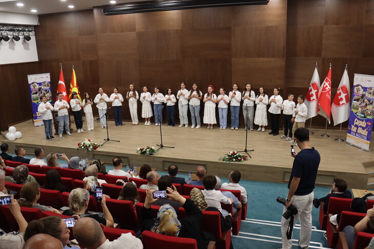 Shkup  mbahet ceremonia e ndarjes së certifikatave të shkollës verore të organizuar me mbështetjen e TIKA s