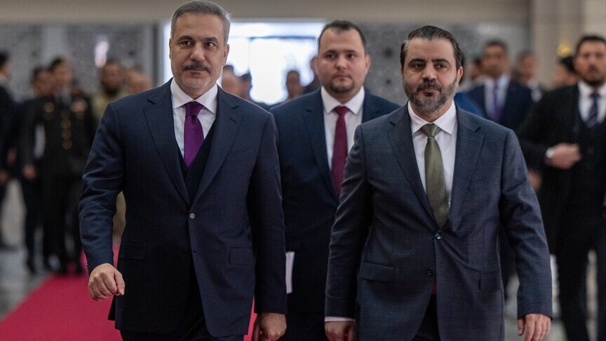 Kryediplomatët e Turqisë dhe Sirisë diskutojnë zhvillimet rajonale në një bisedë telefonike