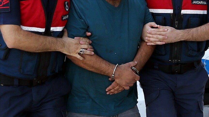 Usulsüz kimlik düzenleyen suç örgütüne yönelik 31 şüpheliye operasyon