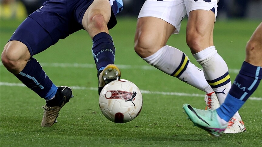 Trendyol Süper Lig logosu ve futbol topu görseli
