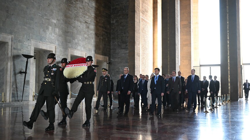 Türkiye'ye gelen NATO nezdindeki Daimi Temsilciler heyeti, Anıtkabir'i ziyaret etti haber görseli
