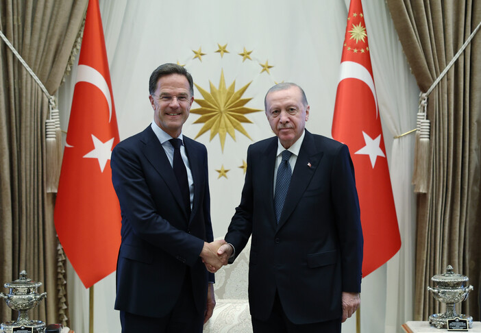 Presidenti turk dhe shefi i NATO s diskutojnë agjendën e samitit dhe çështjet rajonale në Ankara