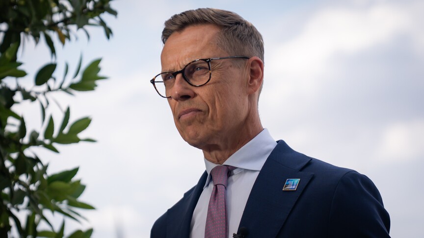 Finlandiya Cumhurbaşkanı Alexander Stubb konuşma yaparken